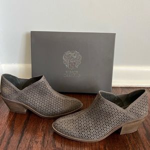 Vince Camuto Derindia Soft Tumbled Nubuck booties